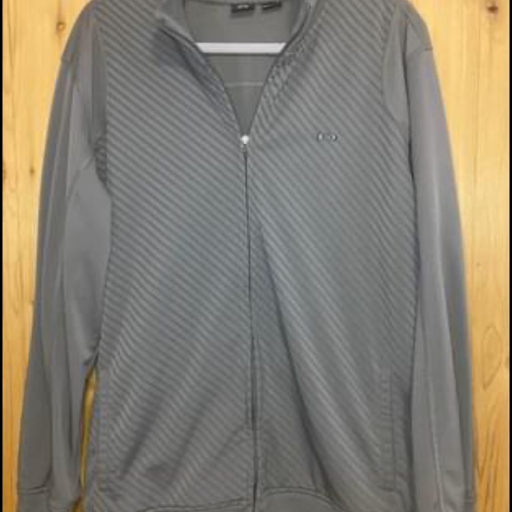 Oakley zip up